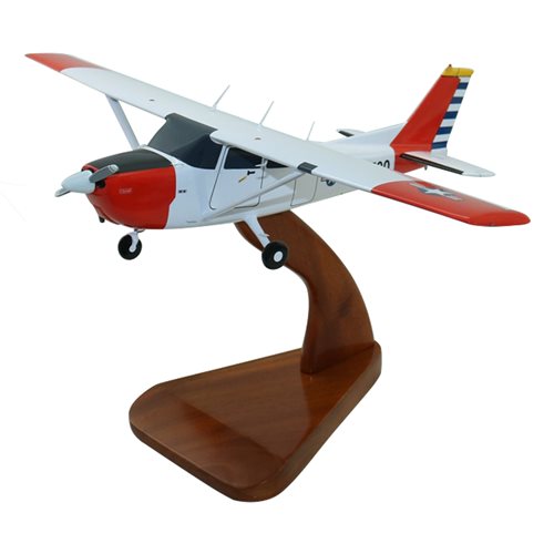 Cessna 172 Skyhawk Custom Model Airplane