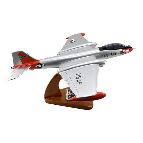 Design Your Own EB-57 Canberra Custom Airplane Model - View 4