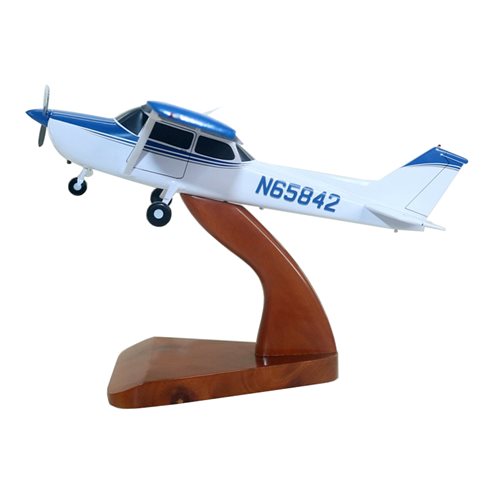 Cessna 172P Custom Aircraft Model - View 2