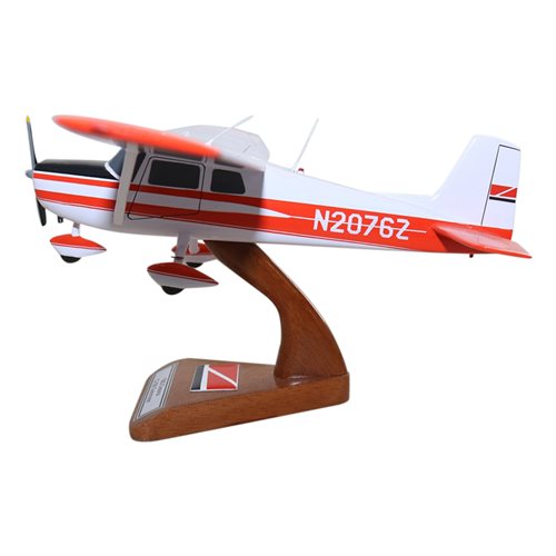 Cessna 150C Custom Aircraft Model - View 2
