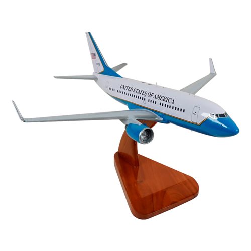 Design Your Own C-40 Clipper Custom Aircraft Model - View 5