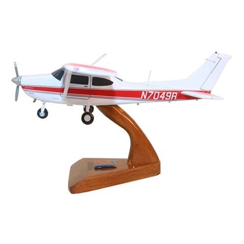 Cessna 182RG Custom Aircraft Model - View 2