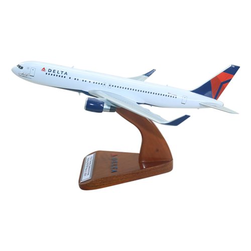Delta Airlines Boeing 767-300ER Custom Aircraft Model - View 2