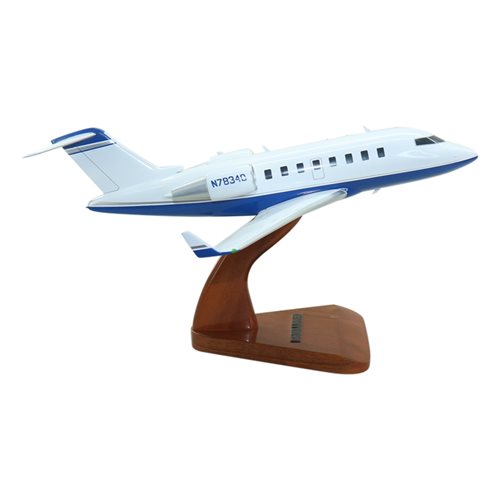 Bombardier Challenger 650 Aircraft Model - View 4