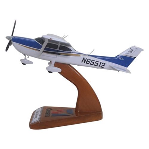 Cessna 182T Custom Aircraft Model - View 2