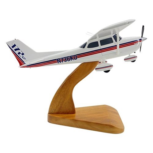 Cessna 172K Custom Aircraft Model - View 4