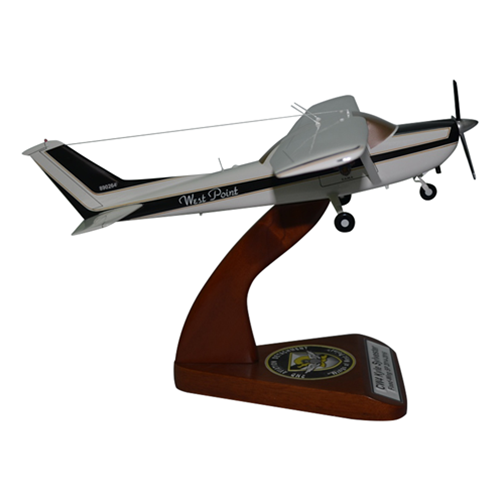 Cessna 182R Custom Aircraft Model - View 4