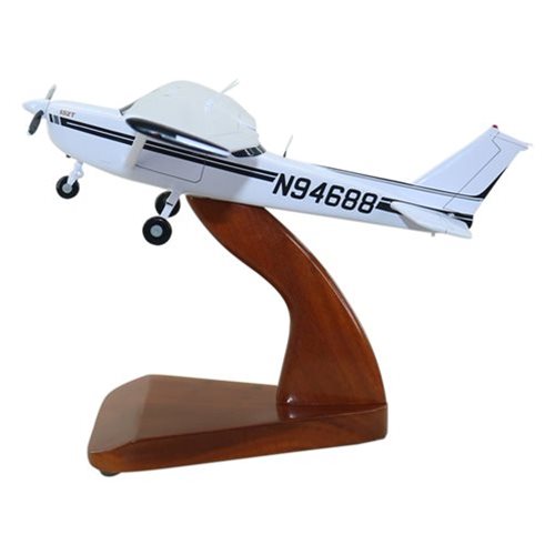 Cessna 152 Custom Aircraft Model - View 2