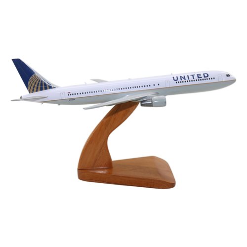 United Airlines Boeing 767-400 Custom Aircraft Model - View 4