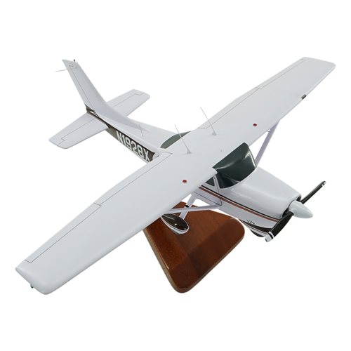Cessna 182H Custom Aircraft Model - View 5