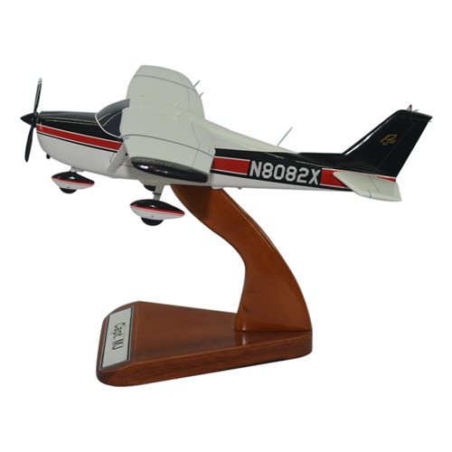 Cessna 172B Custom Aircraft Model - View 2