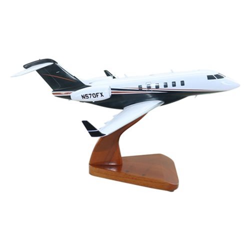 Bombardier Challenger 350 Aircraft Model - View 4
