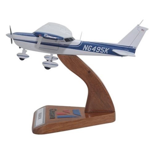 Cessna 150M Custom Aircraft Model - View 3