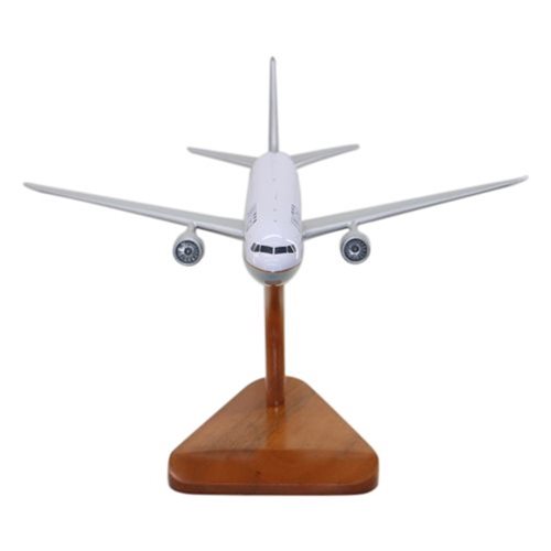 United Airlines Boeing 767-400 Custom Aircraft Model - View 3