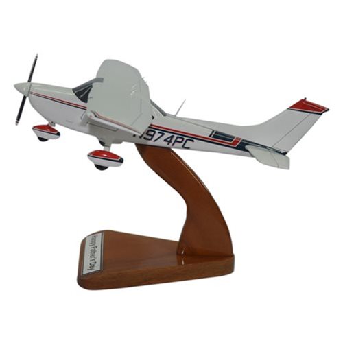 Cessna 182S Custom Aircraft Model - View 3