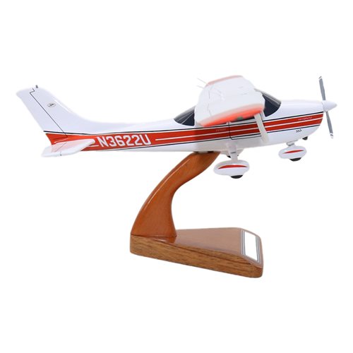 Cessna 182F Custom Aircraft Model - View 4
