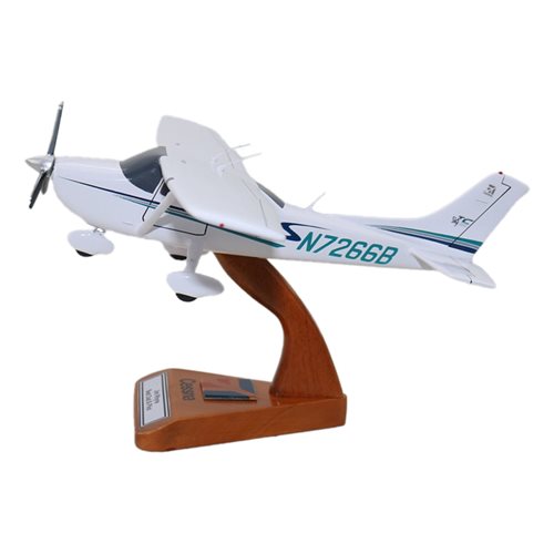 Cessna 182T Custom Aircraft Model - View 2