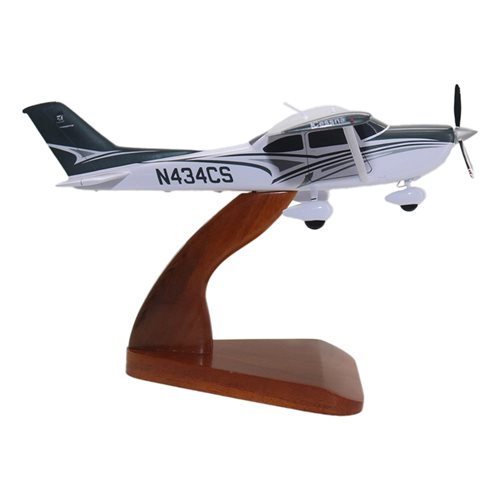 Cessna 182T Custom Aircraft Model - View 6