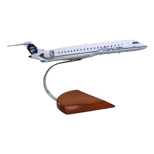 Skywest Airlines Bombardier CRJ-701ER Custom Aircraft Model - View 4