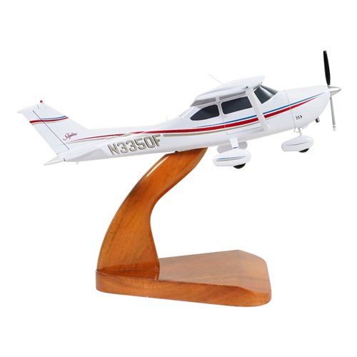Cessna 182J Custom Aircraft Model - View 5