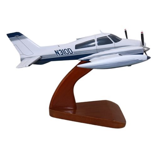 Cessna 310Q Custom Aircraft Model - View 5