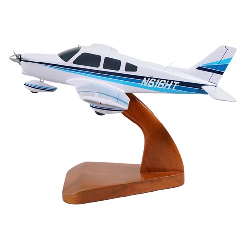 Piper PA-28-236 Dakota Custom Aircraft Model - View 2