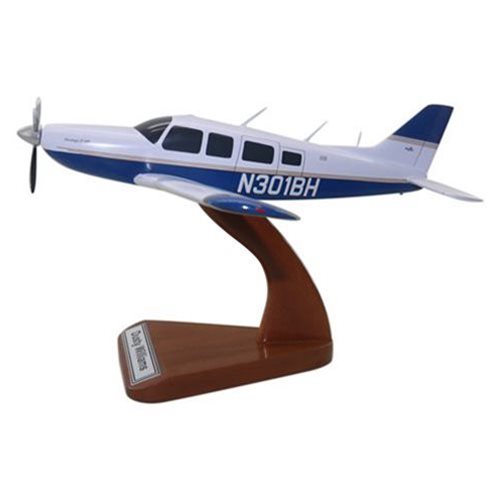Piper PA-32R Saratoga Custom Aircraft Model - View 2