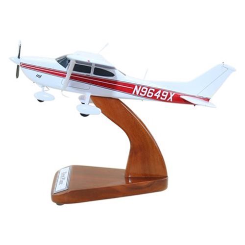 Cessna 182R Custom Aircraft Model - View 2
