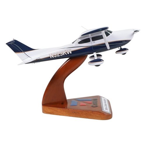 Cessna 182R Custom Aircraft Model - View 4