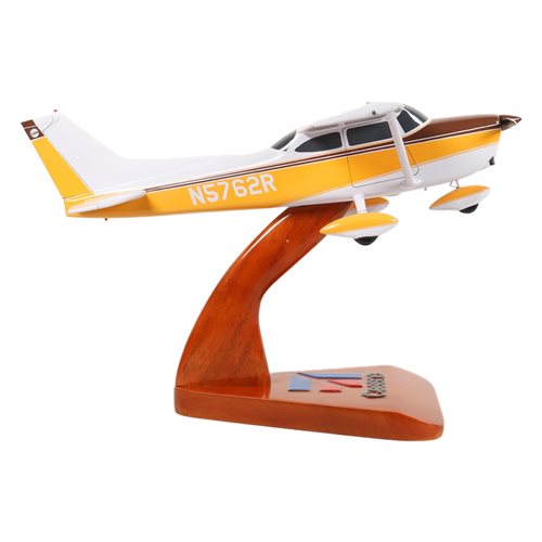 Cessna 172G Custom Aircraft Model - View 4