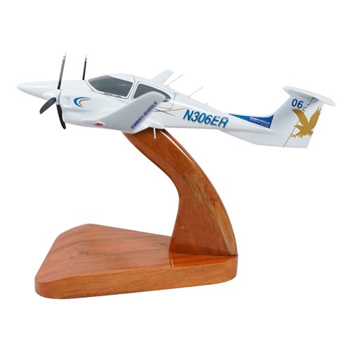 Diamond DA42 Twin Star Custom Aircraft Model - View 2