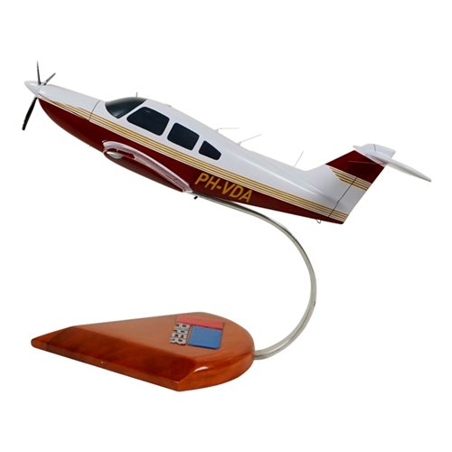 Piper PA-28RT-201T Arrow IV Custom Aircraft Model - View 2
