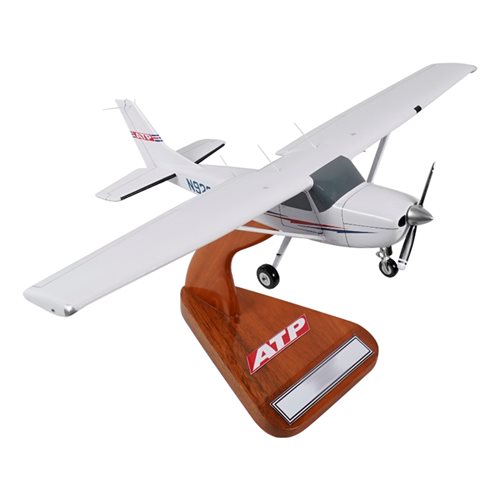 Cessna 172S Skyhawk SP Custom Aircraft Model - View 5