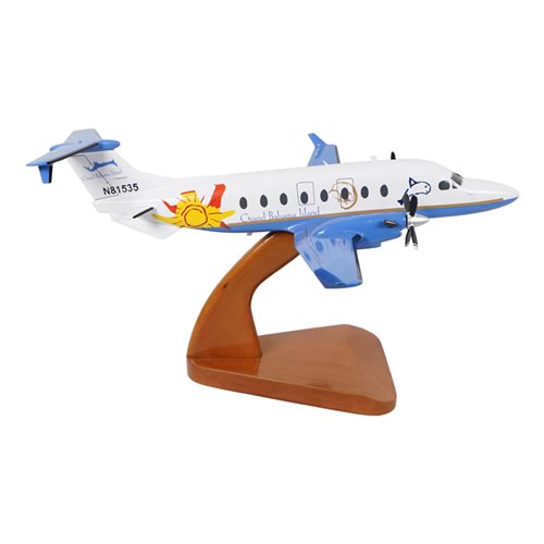 Gulfstream International Airlines Beechcraft 1900D Custom Airplane Model  - View 4