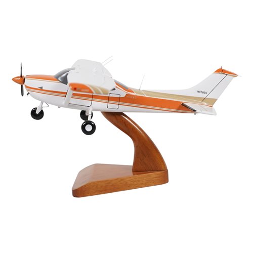 Cessna TR182 Custom Aircraft Model - View 2