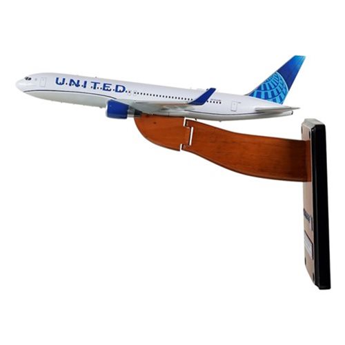 Boeing 767-322 Custom Airplane Model - View 2