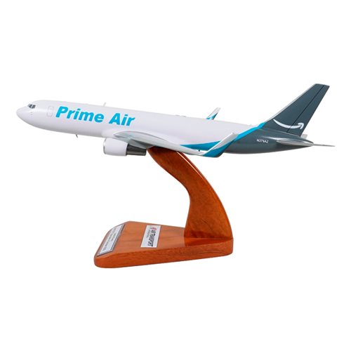 Boeing 767-323 Custom Airplane Model - View 2