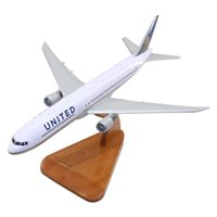 United Airlines Boeing 767-400 Custom Aircraft Model
